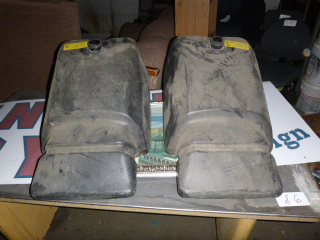 2 Gas Tanks