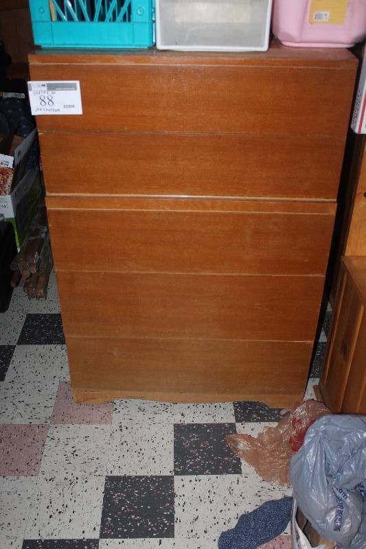 lot 88 image: 5-Drawer Dresser