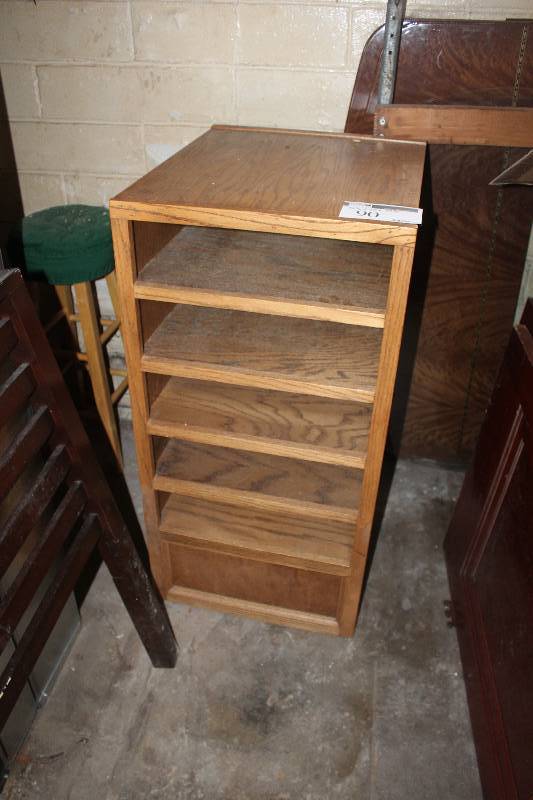 lot 90 image: 5-Shelf Book Case