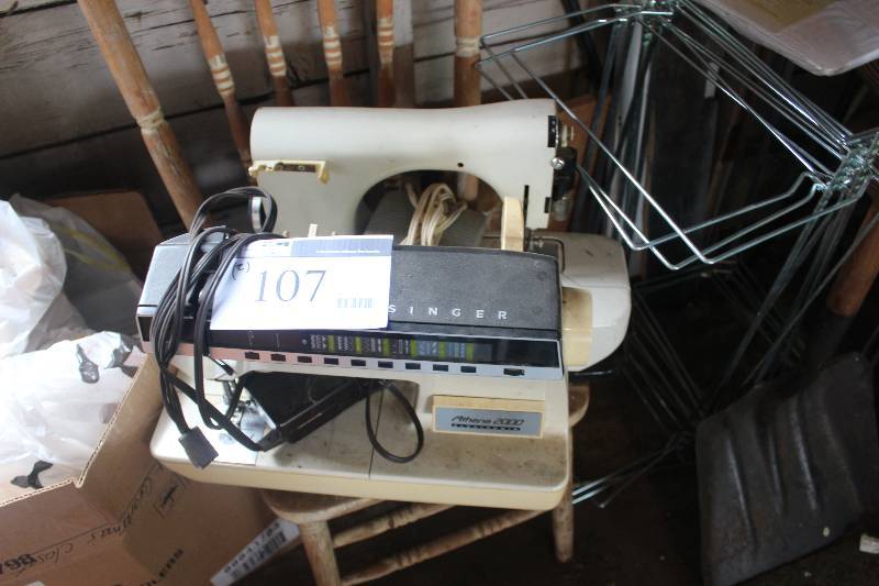 lot 107 image: Lot of (2) Singer Sewing Machines