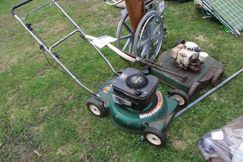 lot 115 image: Lot of (2) Lawn Mowers