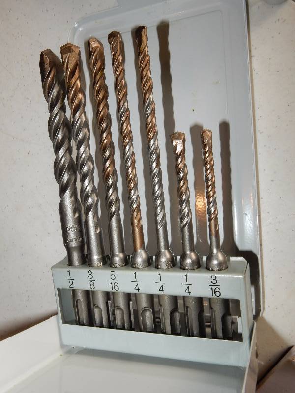 lot 133 image: BOSCH, 7 piece SDS Drill bit kit