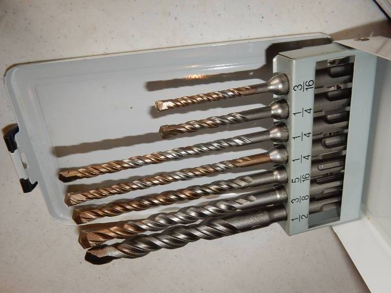 lot 134 image: BOSCH, 7 piece SDS Drill bit kit