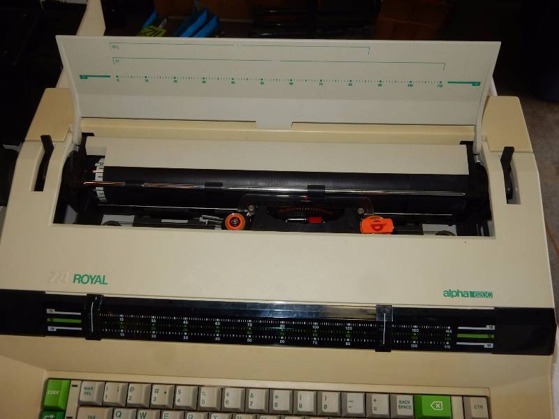lot 2E image: Royal Electric Typewriter.. Works
