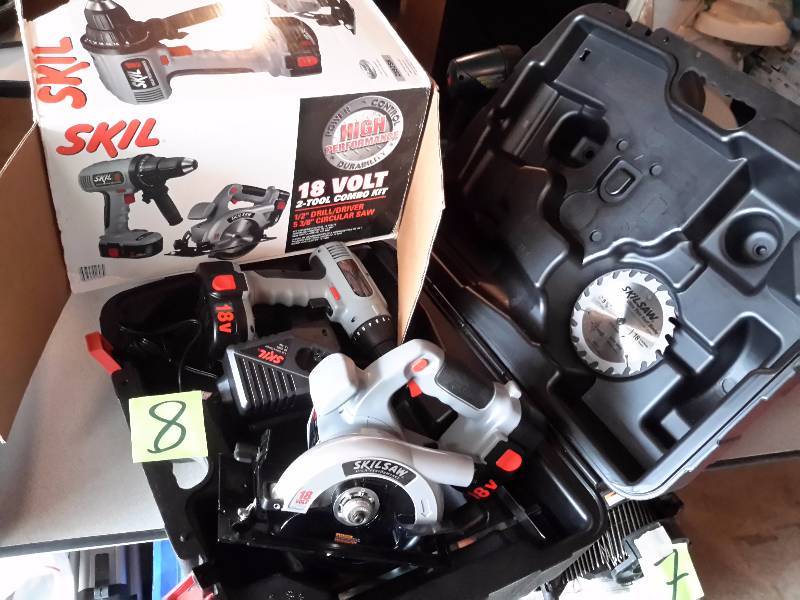 lot 8 image: SKIL, 18 Volt, Skilsaw, Drill Combo Kit.. 12 in Drill, 5 38 in Circular saw