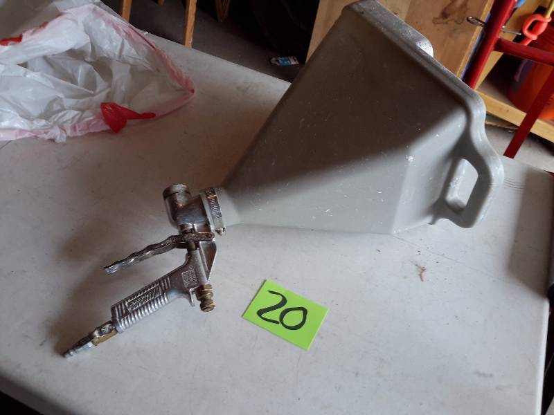 lot 20 image: Pneumatic Plaster Sprayer, WAlBOARD