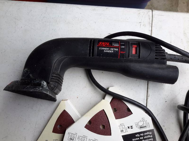 SKIL, Corner Detail Sander; 2, BOSCH Palm Sanders.. Extra BOSCH paper
