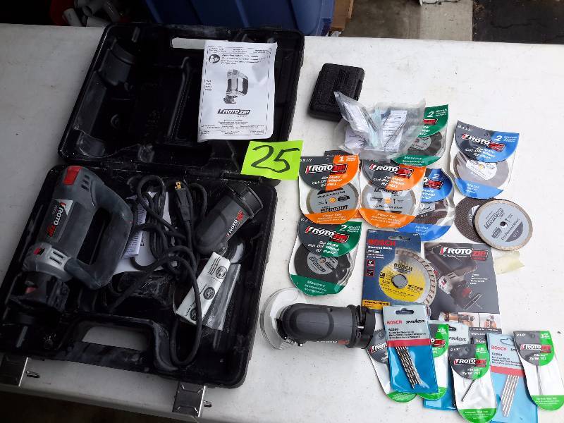 lot 25 image: ROTO ZIP, by BOSCH, Plus extra bits, discs