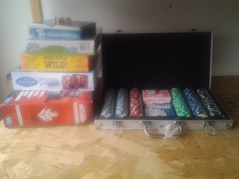 Poker Sets & Other Games