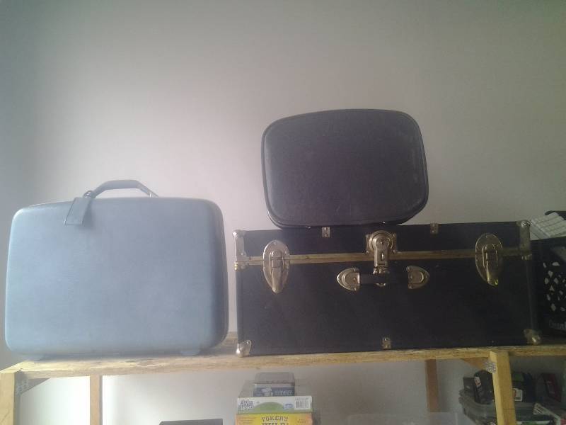 Footlocker Trunk, 2-Suitcases