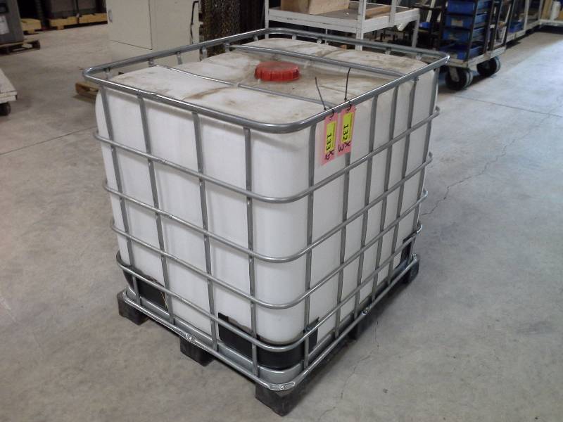 lot 132 image: (3) Schtz 275 Gallon Tanks