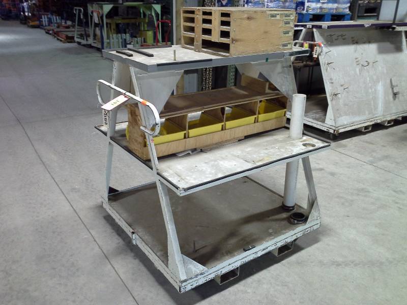 lot 141 image: (1) Rolling Material Cart