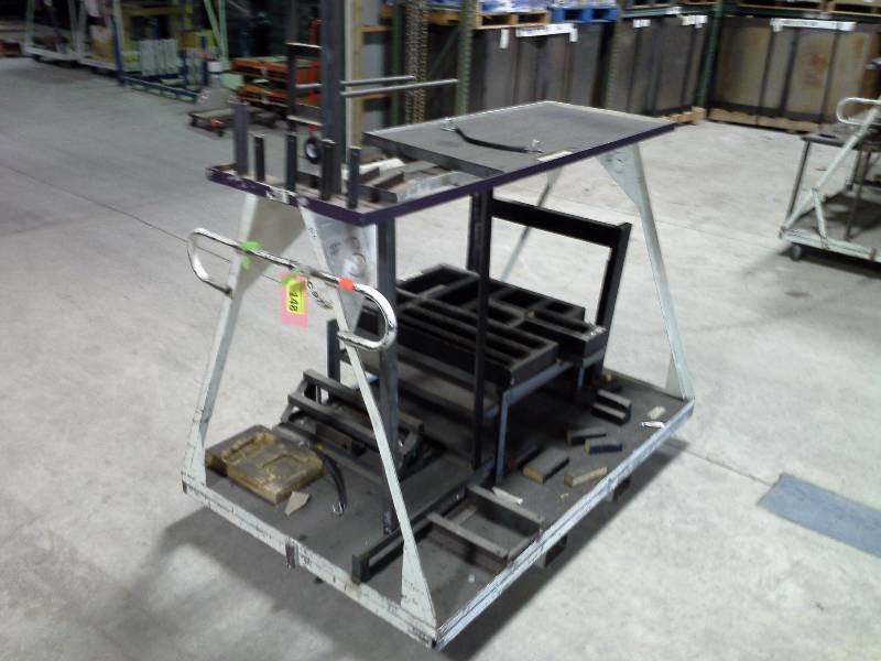 lot 148 image: (1) Rolling Material Carts