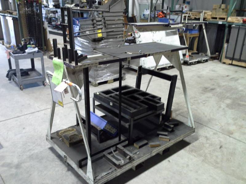 lot 151 image: (1) Rolling Material Carts