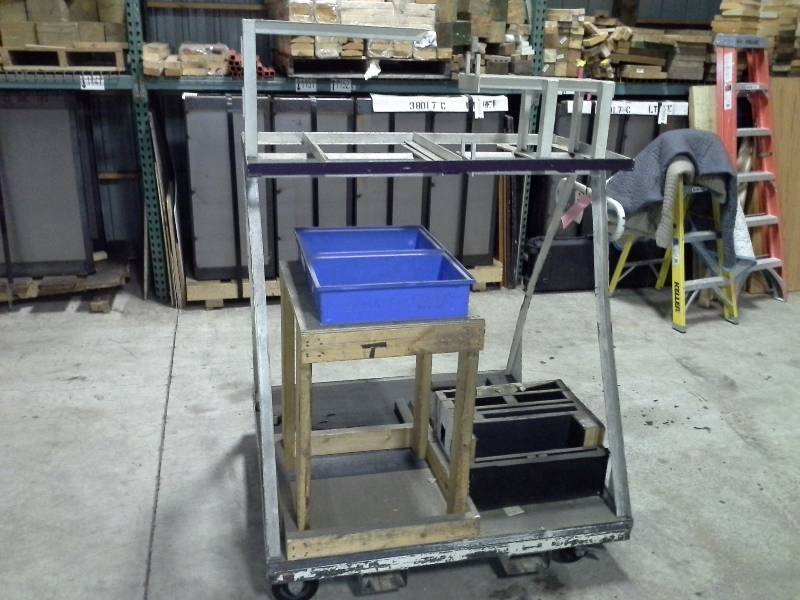 lot 153 image: (1) Rolling Material Cart