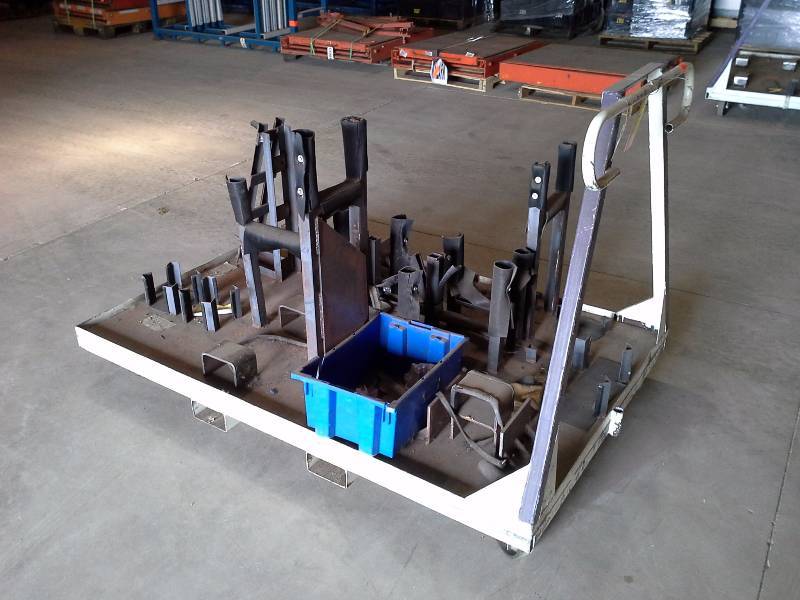 lot 155 image: (1) Rolling Material Carts