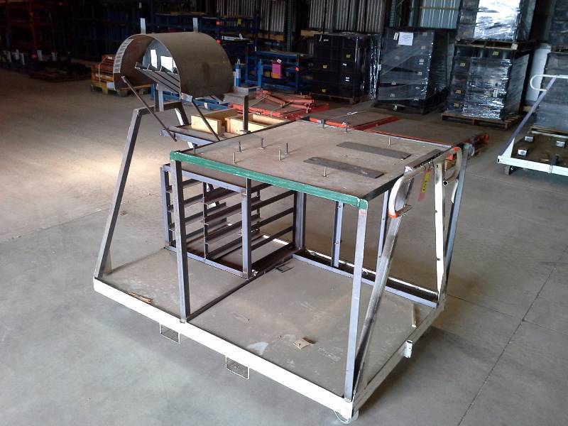 lot 157 image: (1) Rolling Material Carts