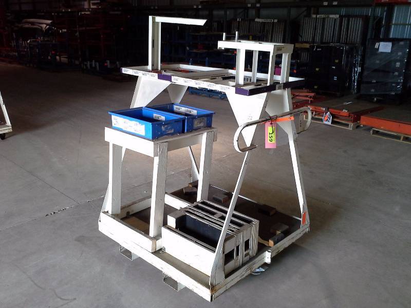 lot 159 image: (1) Rolling Material Cart