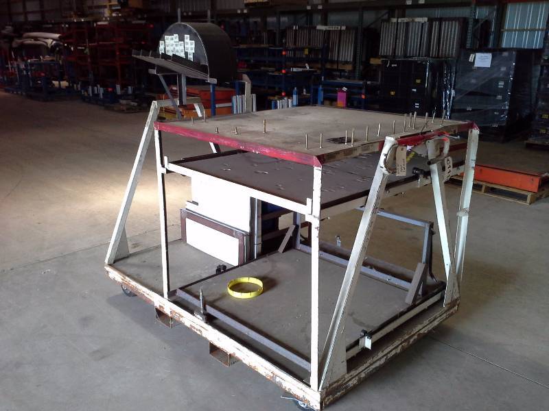 lot 171 image: (1) Rolling Material Carts