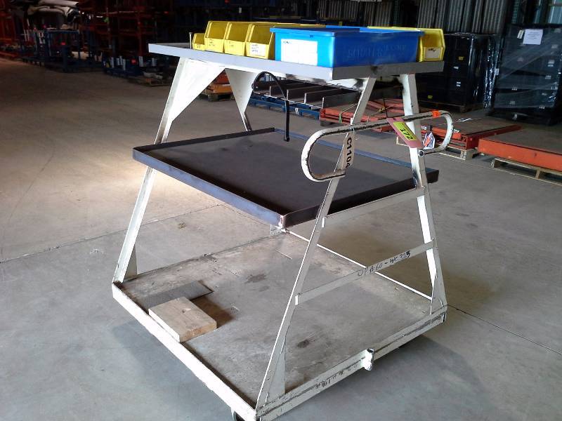 lot 172 image: (1) Rolling Material Cart