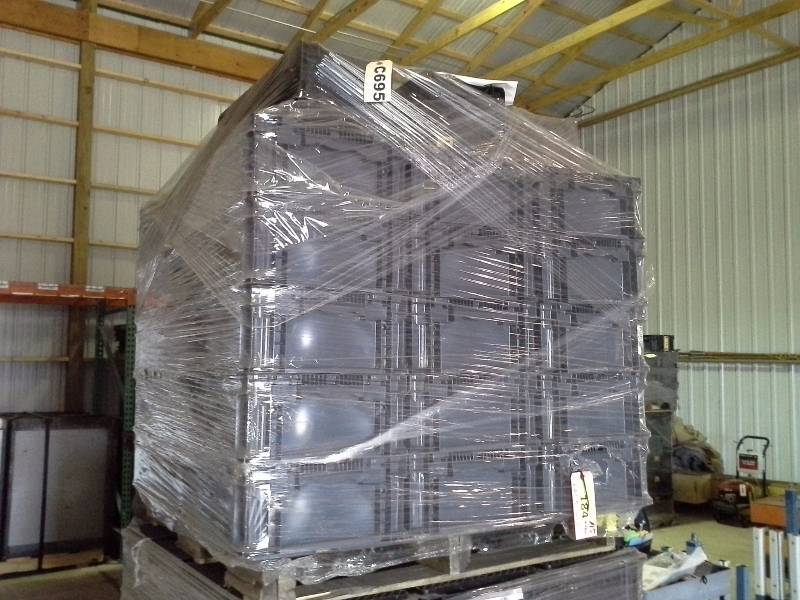 lot 184 image: (15) Plastic Bins