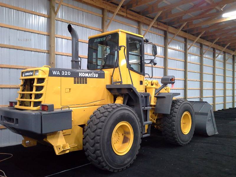 lot 111 image: 2000 Komatsu WA320-3MC