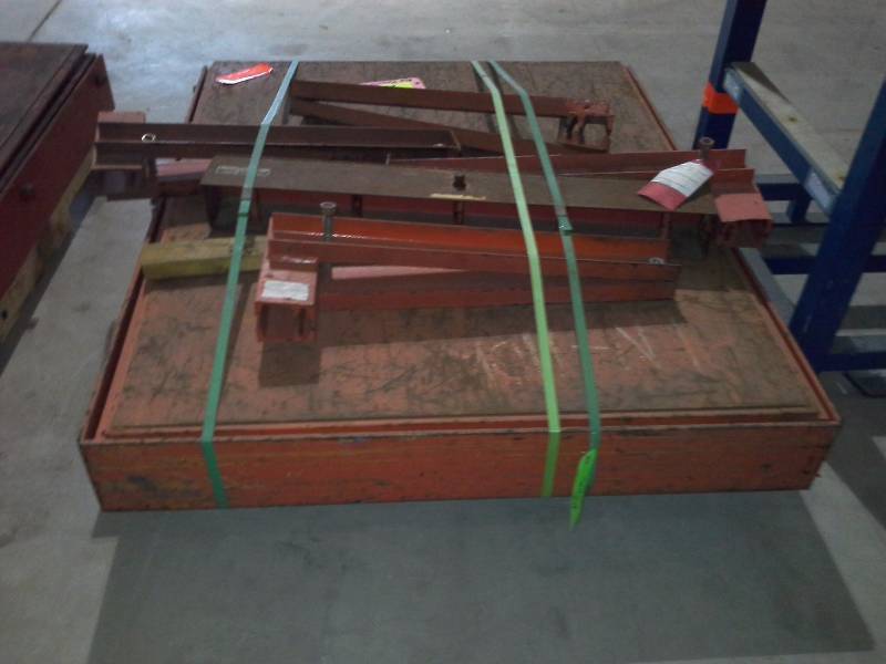 lot 189 image: (1) Pullout Tray for Racking