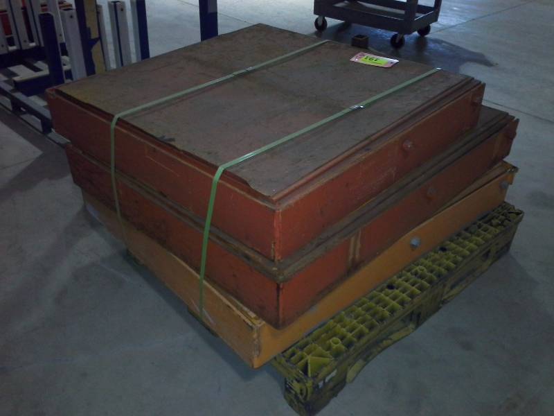 lot 191 image: (3) Pullout Trays for Racking