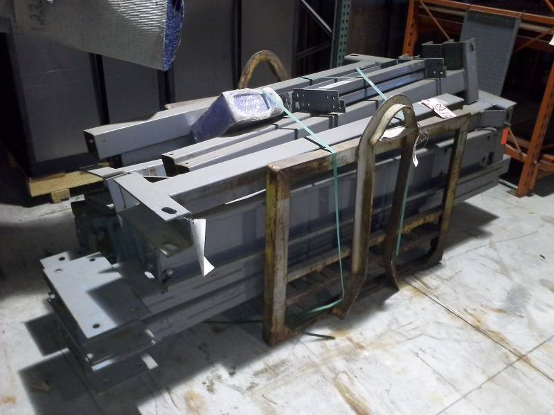 lot 203 image: Lot of Misc. Heavy Duty Beams