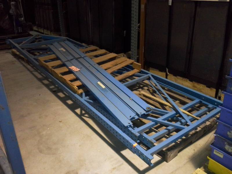 lot 208 image: Heavy Duty Racking