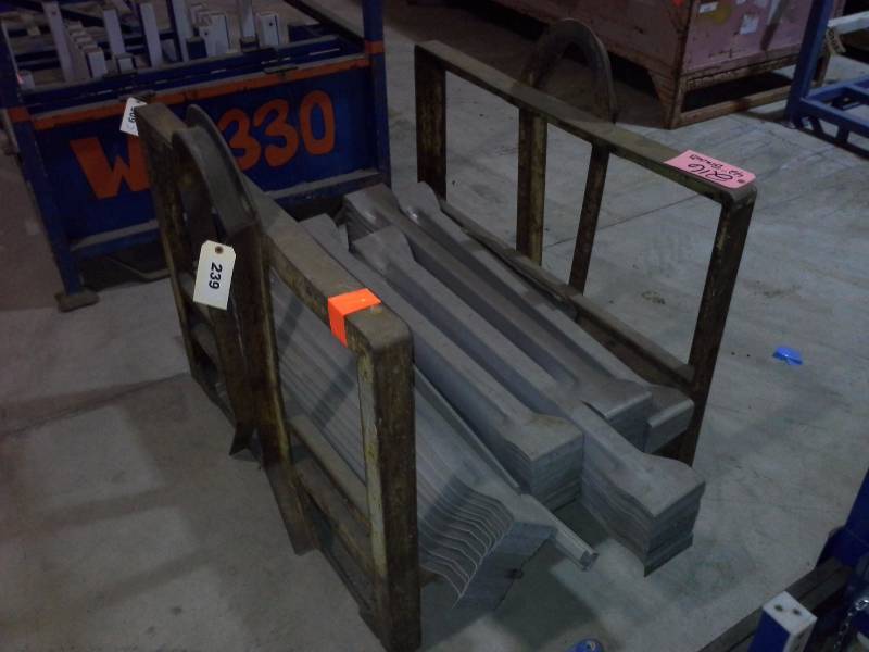 lot 216 image: (About 60) Metal Brackets