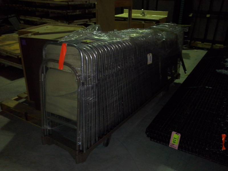 lot 119 image: (40) Folding Chairs