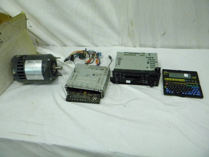 lot 7 image: Electric Craftsman Motor and Misc Electronics.