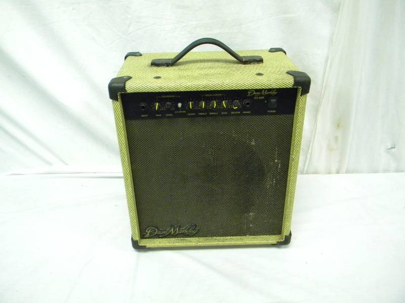 lot 9 image: Dean Markley Amp