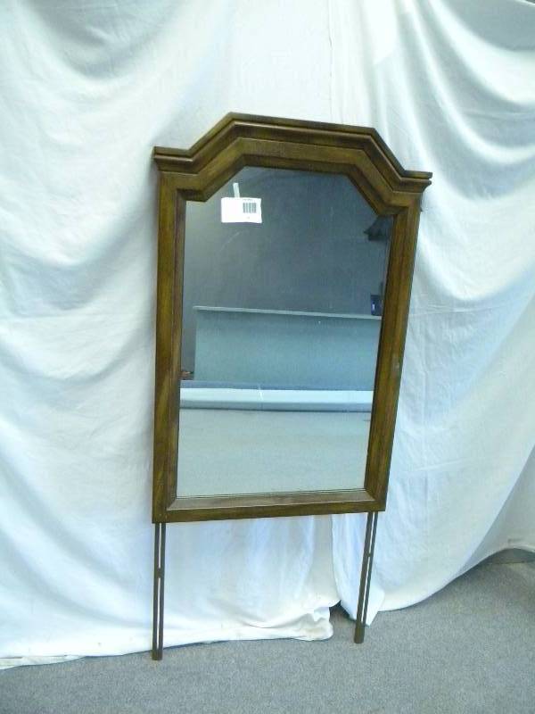 lot 21 image: Mirror