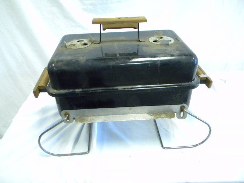 lot 28 image: Portable Weber Grill