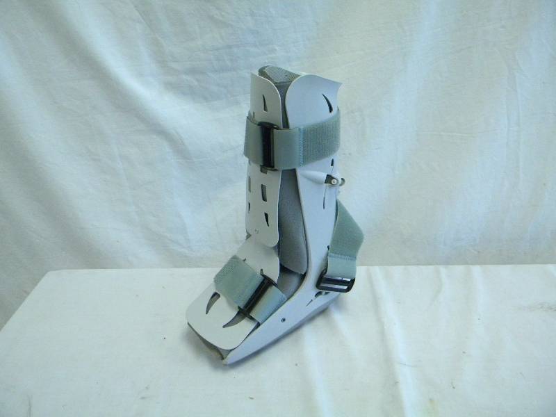 lot 29 image: Aircast Ankle Support