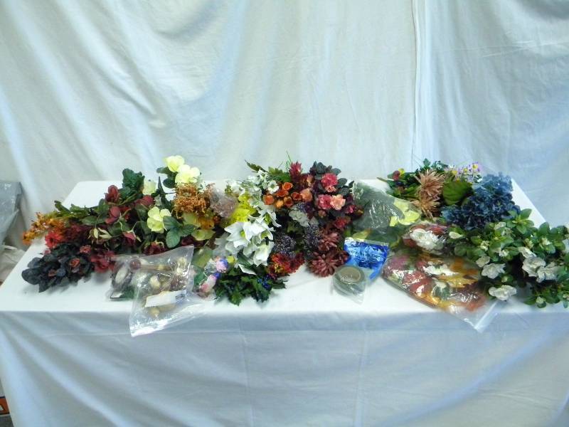 lot 40 image: Crafting Flowers
