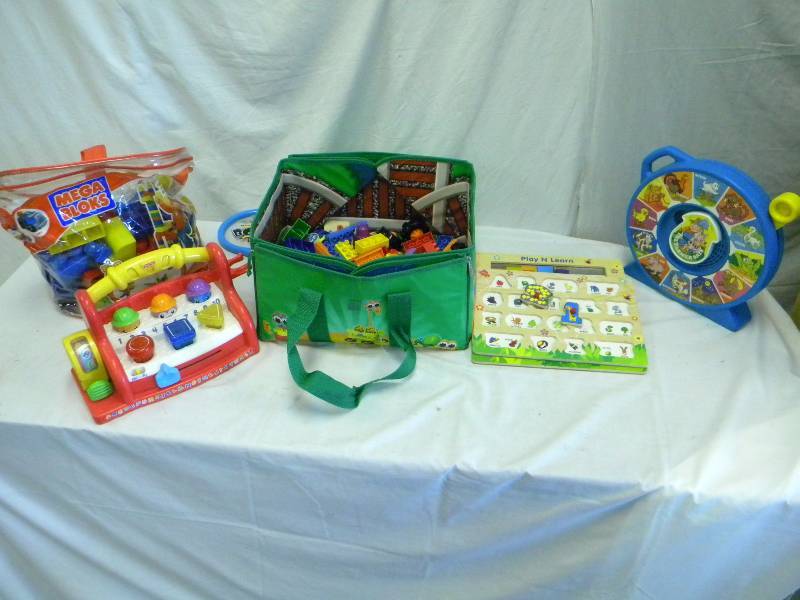 lot 57 image: Kids Toys