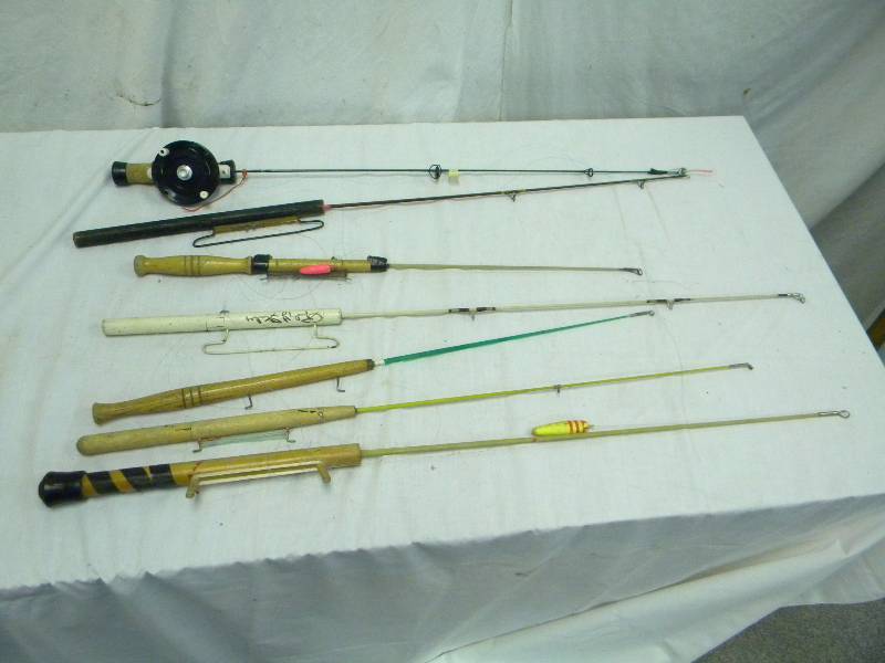 lot 117 image: Ice Fishing Poles