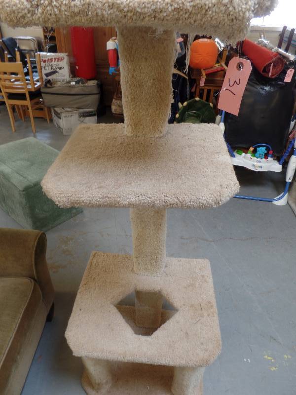 Cat Scratch Post