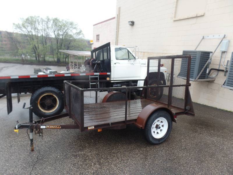 UTILITY TRAILER