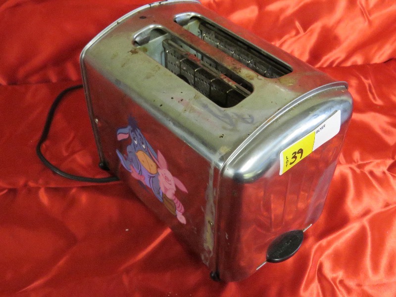 lot 39 image: Vintage Winnie the Pooh Toaster
