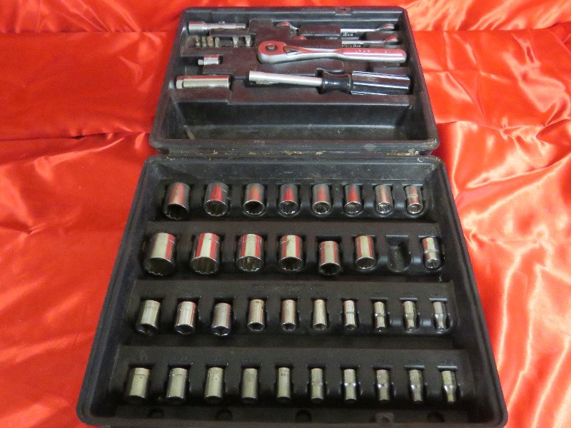 lot 41 image: Craftsman Socket Set