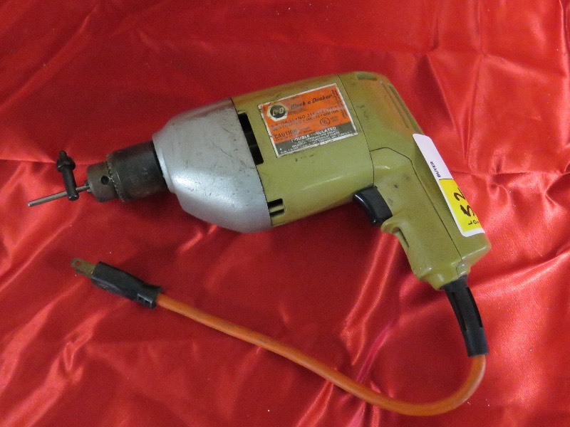 lot 52 image: Black and Decker Drill