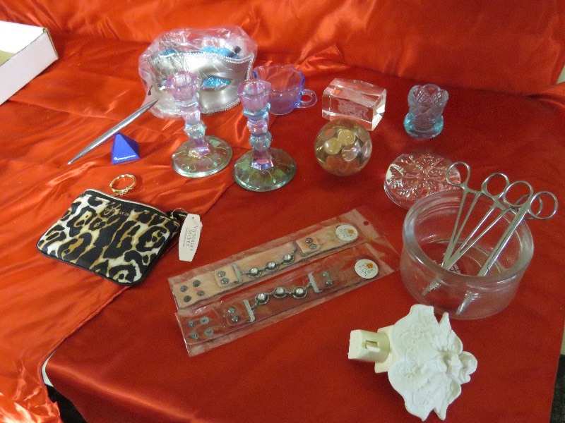 lot 56 image: glass lot