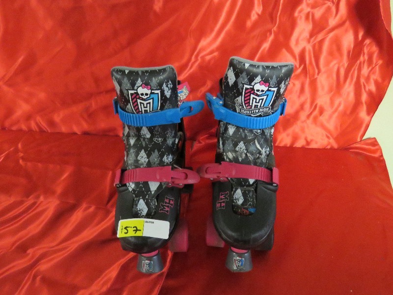 lot 57 image: Monster High Skates