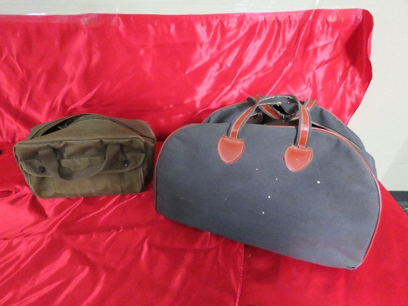 lot 59 image: Duffle Bags