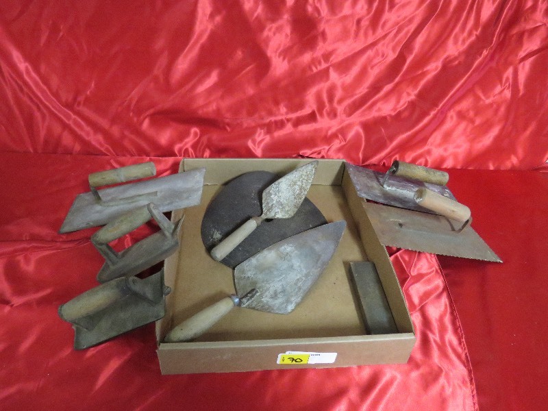 lot 70 image: Concrete Finishing tools