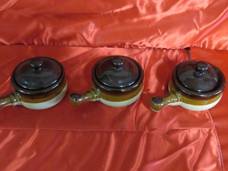 lot 80 image: small crocks with lids